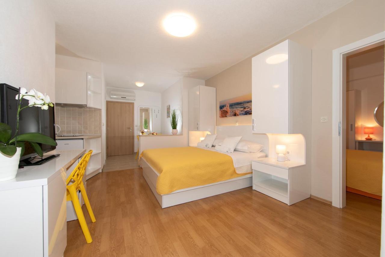Apartments Milana 2 Tucepi Exterior photo