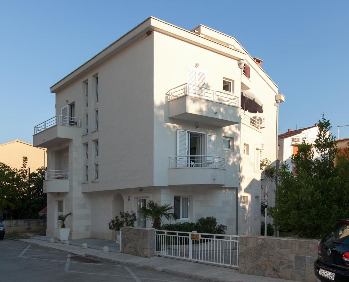 Apartments Milana 2 Tucepi Exterior photo