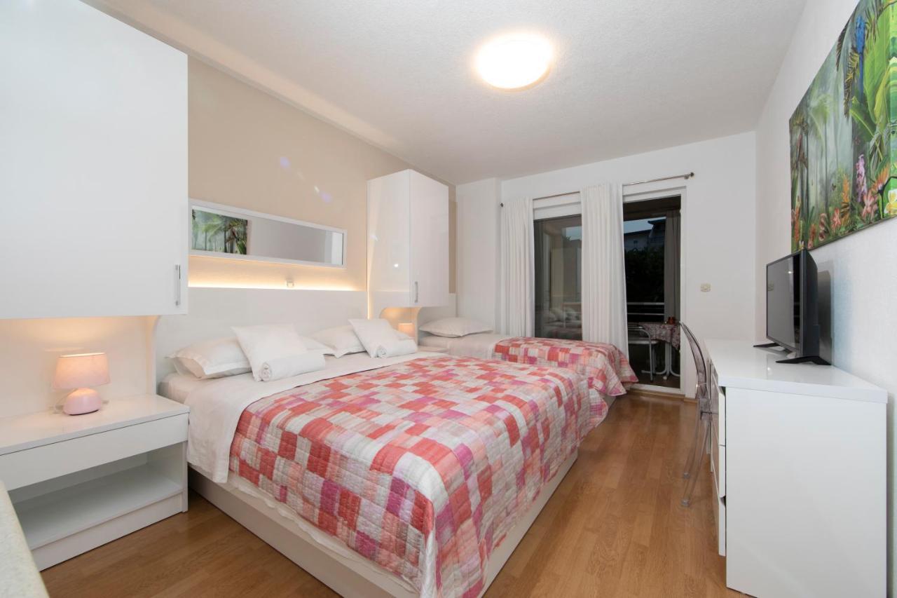 Apartments Milana 2 Tucepi Exterior photo