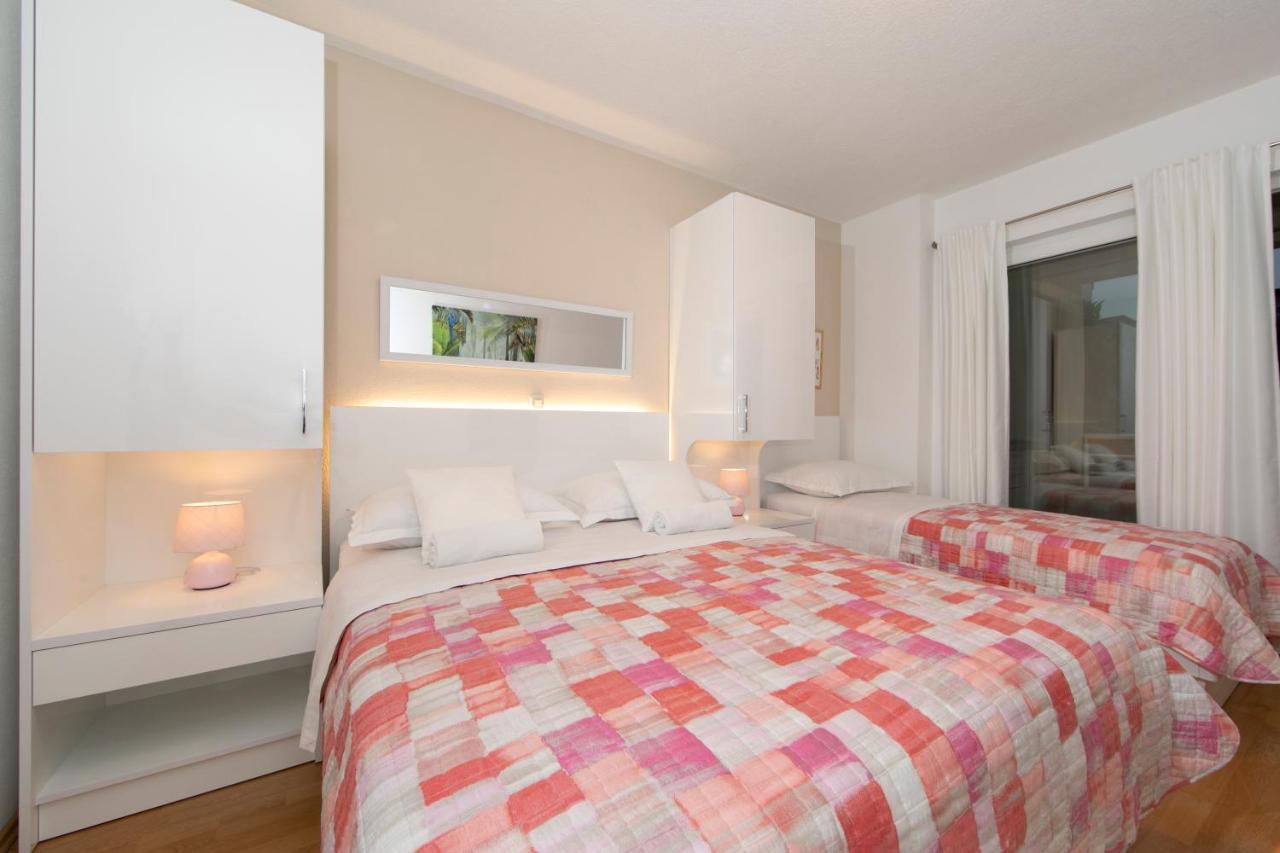Apartments Milana 2 Tucepi Exterior photo