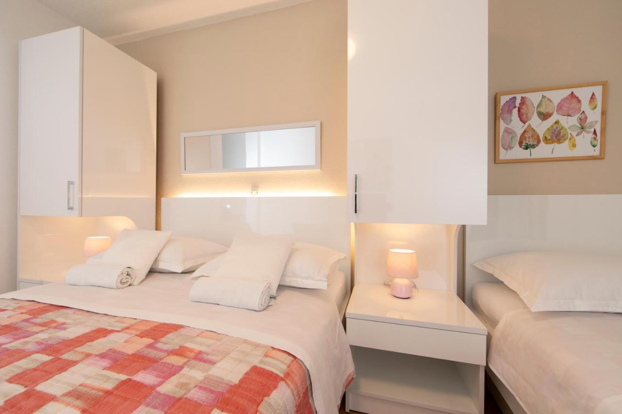 Apartments Milana 2 Tucepi Exterior photo
