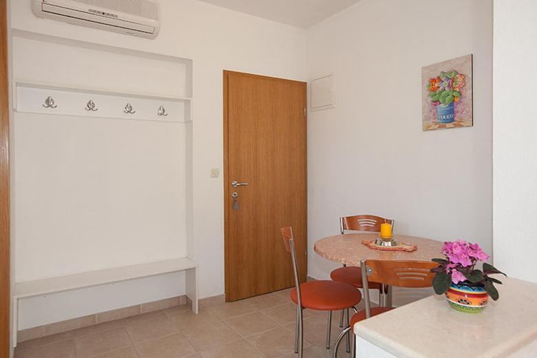 Apartments Milana 2 Tucepi Exterior photo