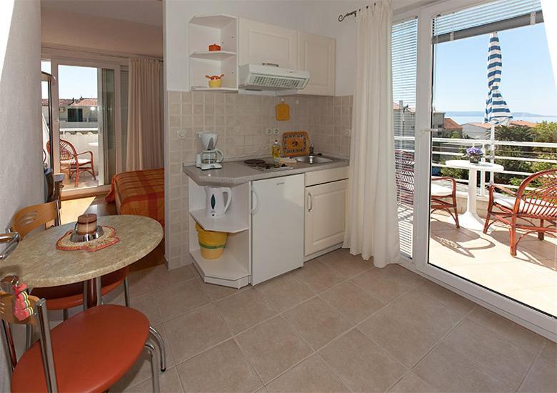 Apartments Milana 2 Tucepi Exterior photo