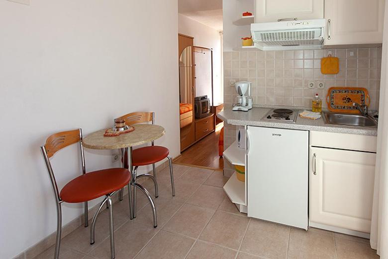 Apartments Milana 2 Tucepi Exterior photo